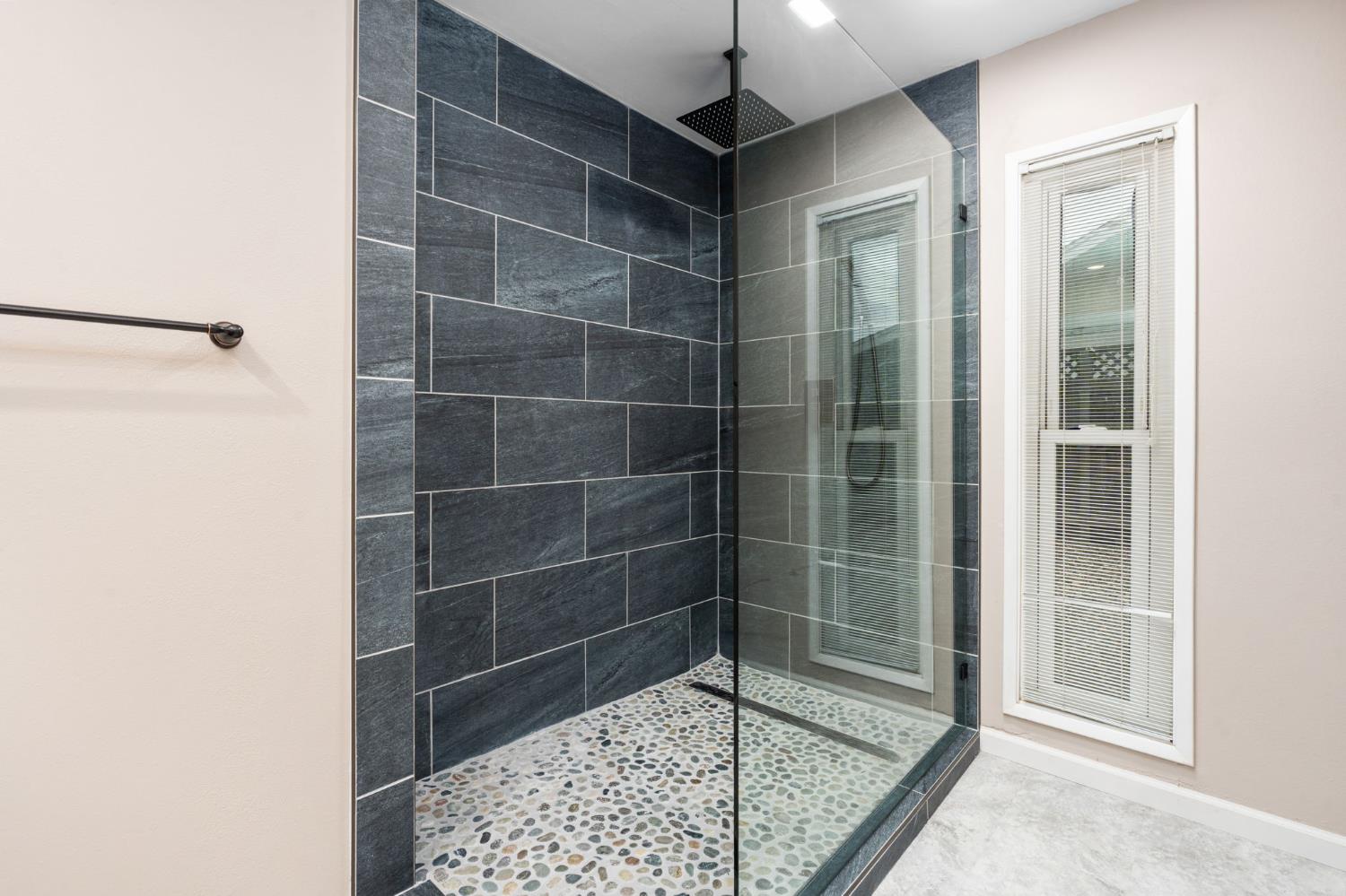 1011 Wyoming Dr, Merced, CA 95340