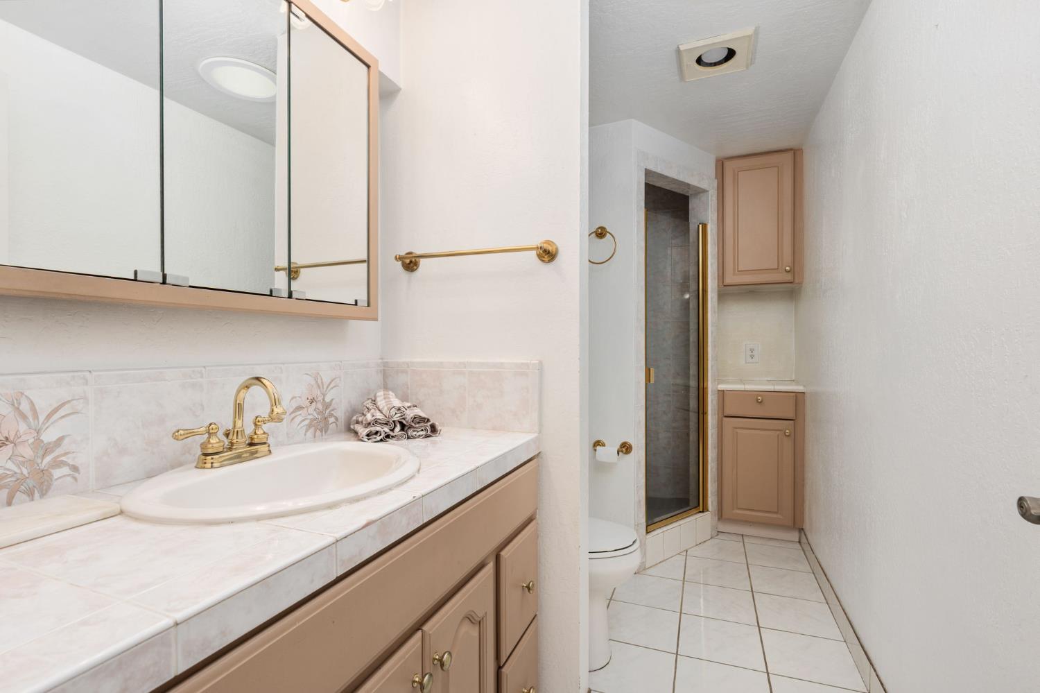 1011 Wyoming Dr, Merced, CA 95340