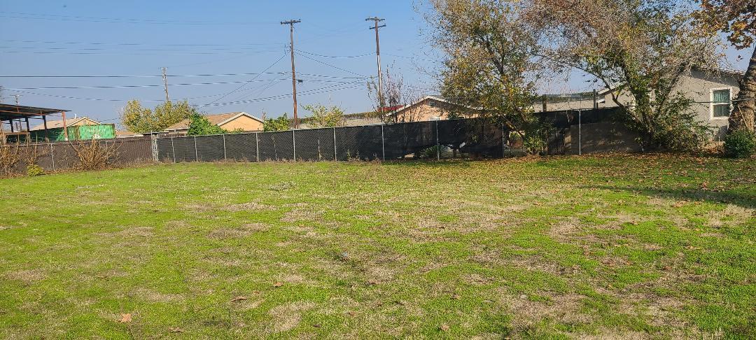 1883 E Vine Ave, Fresno, CA 93706