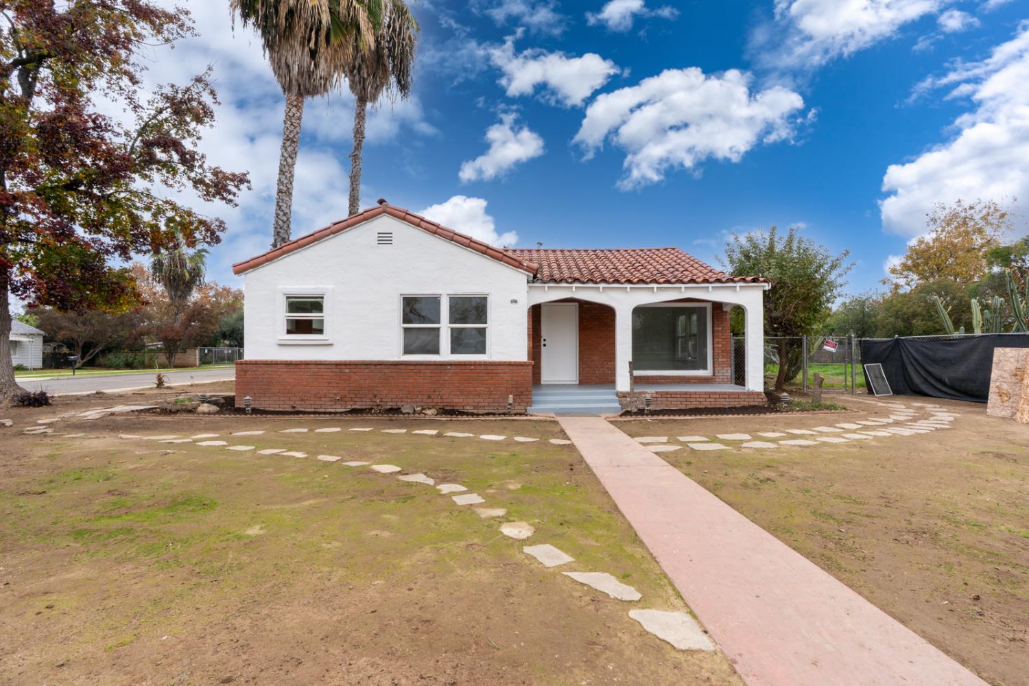 2246 W Hammond Ave, Fresno, CA 93728