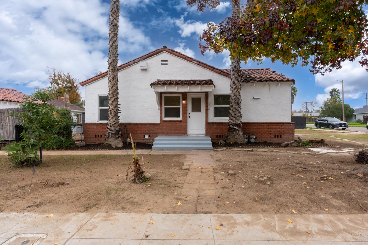 2246 W Hammond Ave, Fresno, CA 93728