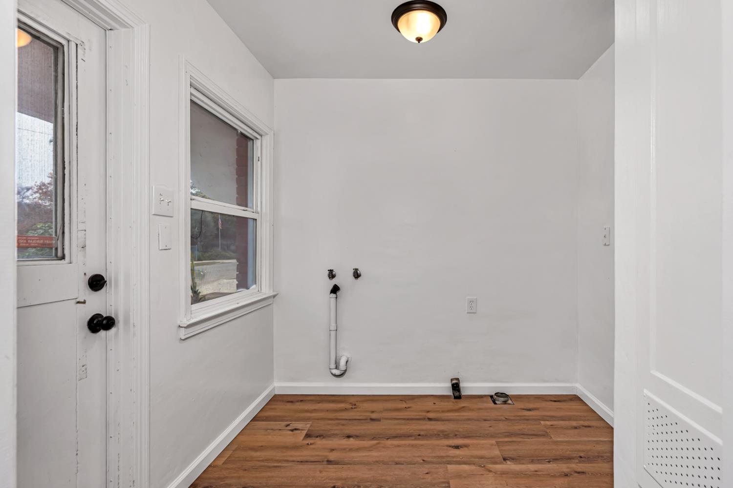 2246 W Hammond Ave, Fresno, CA 93728