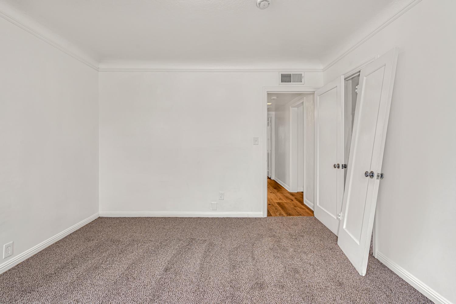 2246 W Hammond Ave, Fresno, CA 93728