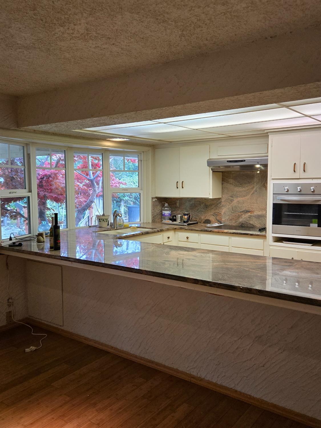 5867 E Club View Dr, Fresno, CA 93727