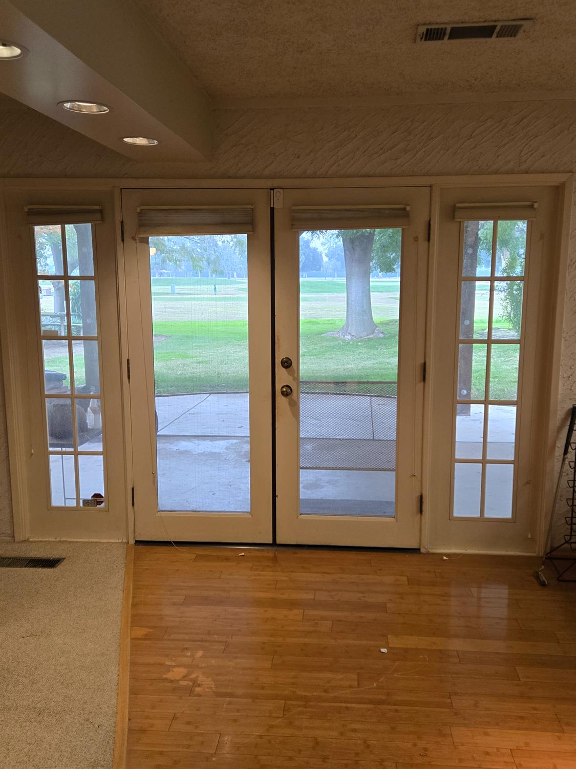 5867 E Club View Dr, Fresno, CA 93727