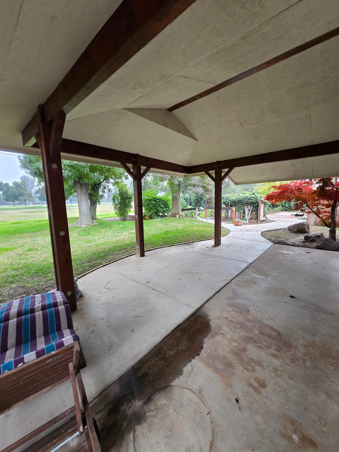 5867 E Club View Dr, Fresno, CA 93727