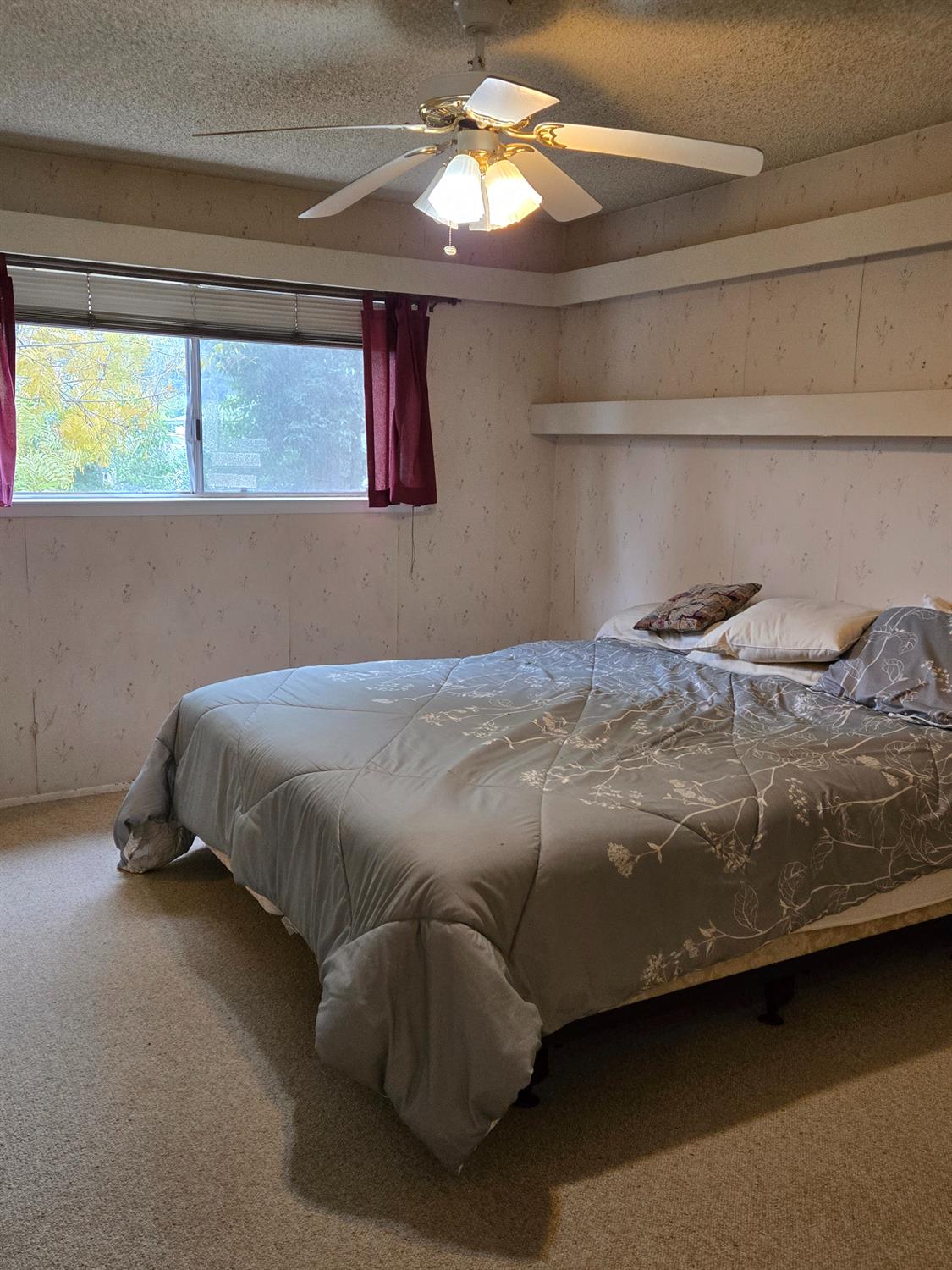 5867 E Club View Dr, Fresno, CA 93727