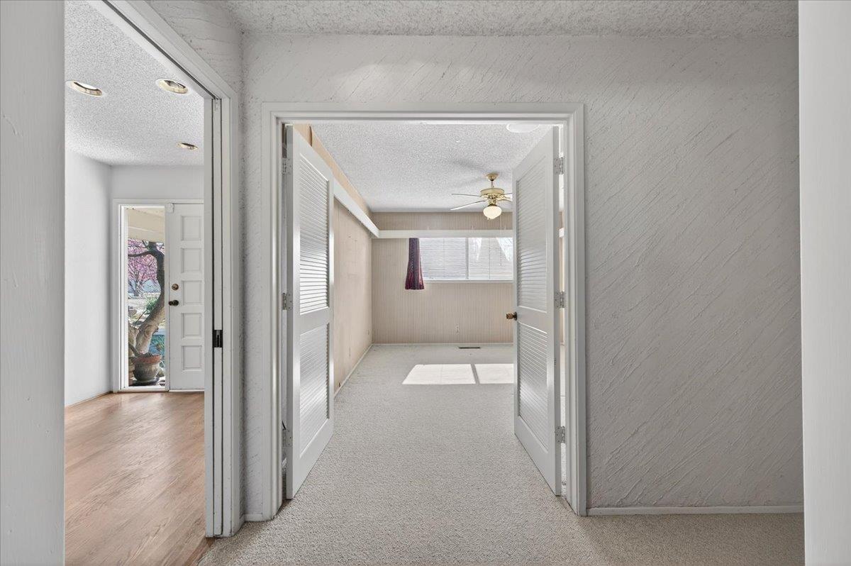 5867 E Club View Dr, Fresno, CA 93727