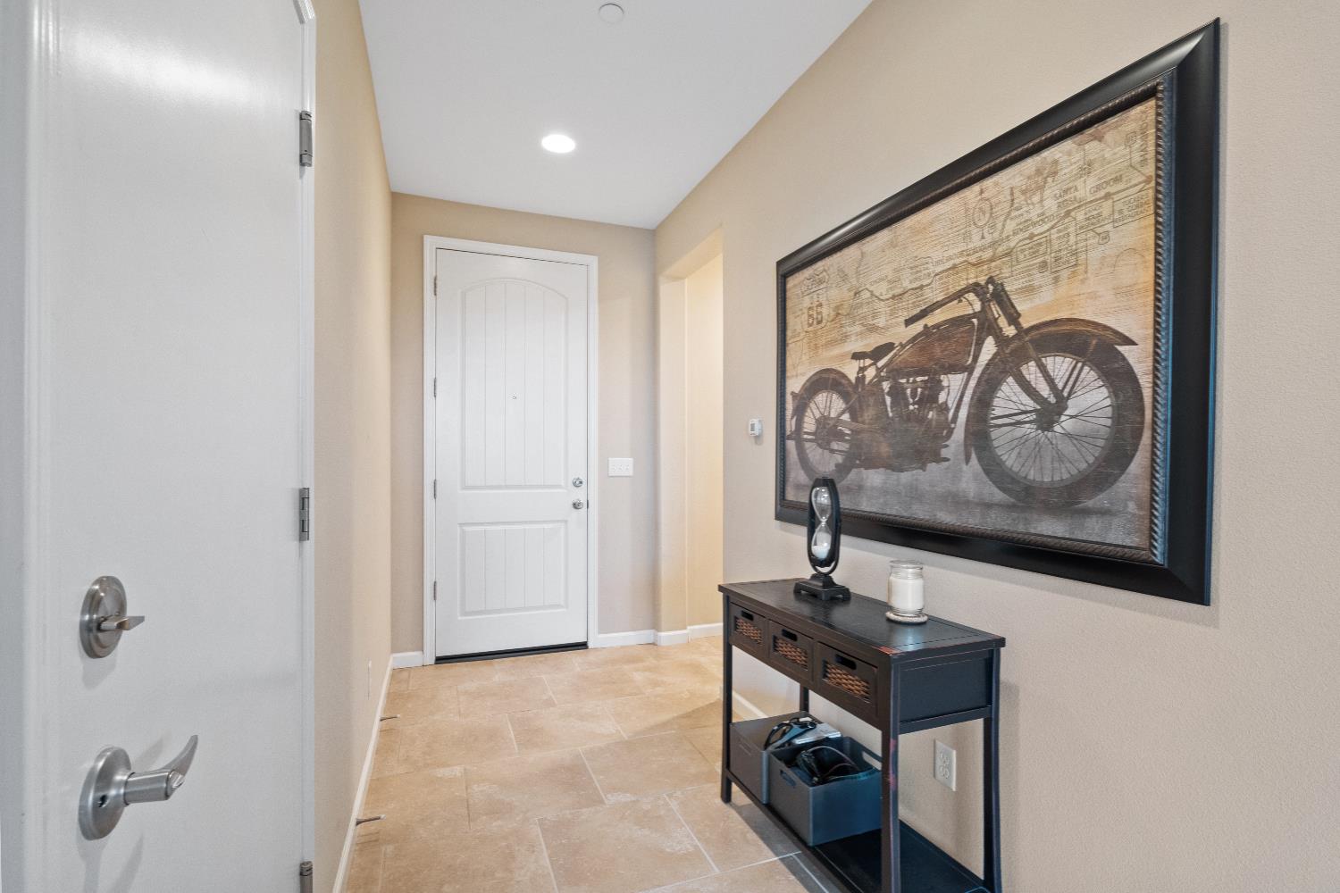 1798 Ambassador Way, Hanford, CA 93230