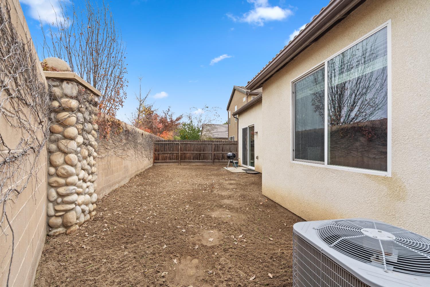 1798 Ambassador Way, Hanford, CA 93230