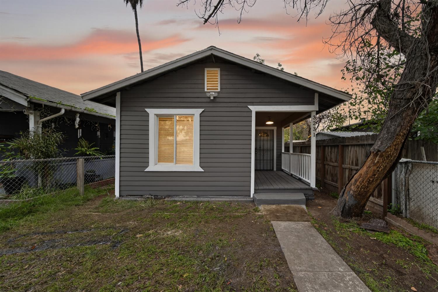 3231 E Townsend Ave, Fresno, CA 93702