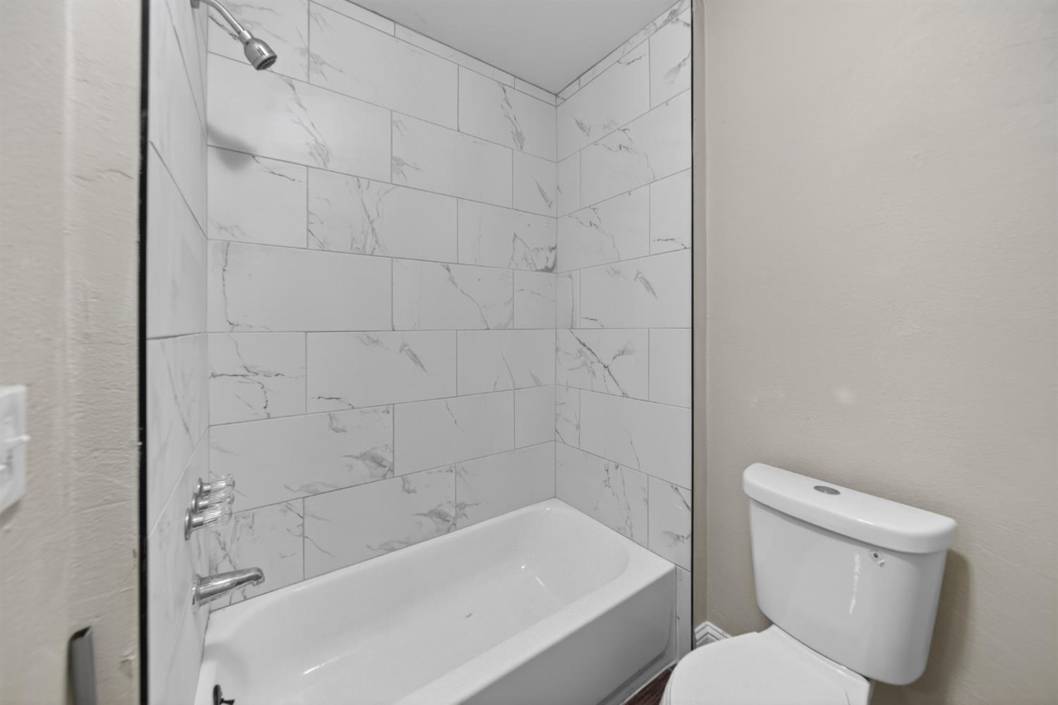 3231 E Townsend Ave, Fresno, CA 93702