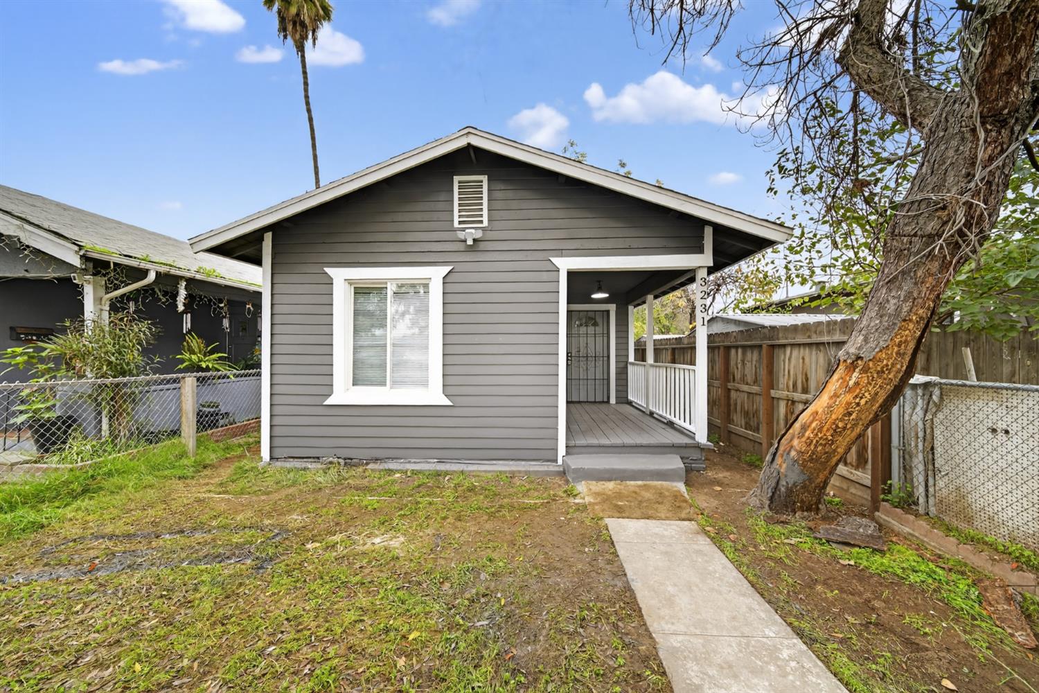 3231 E Townsend Ave, Fresno, CA 93702