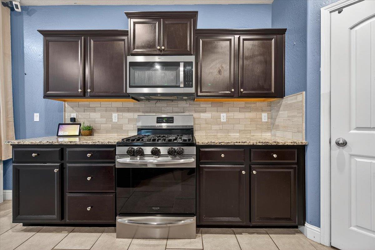 1556 N Delbert Ave, Fresno, CA 93722