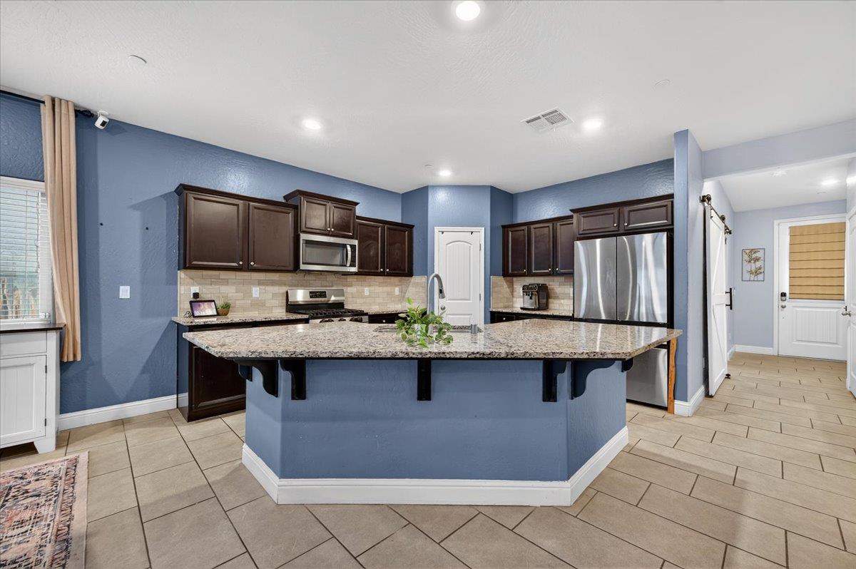 1556 N Delbert Ave, Fresno, CA 93722