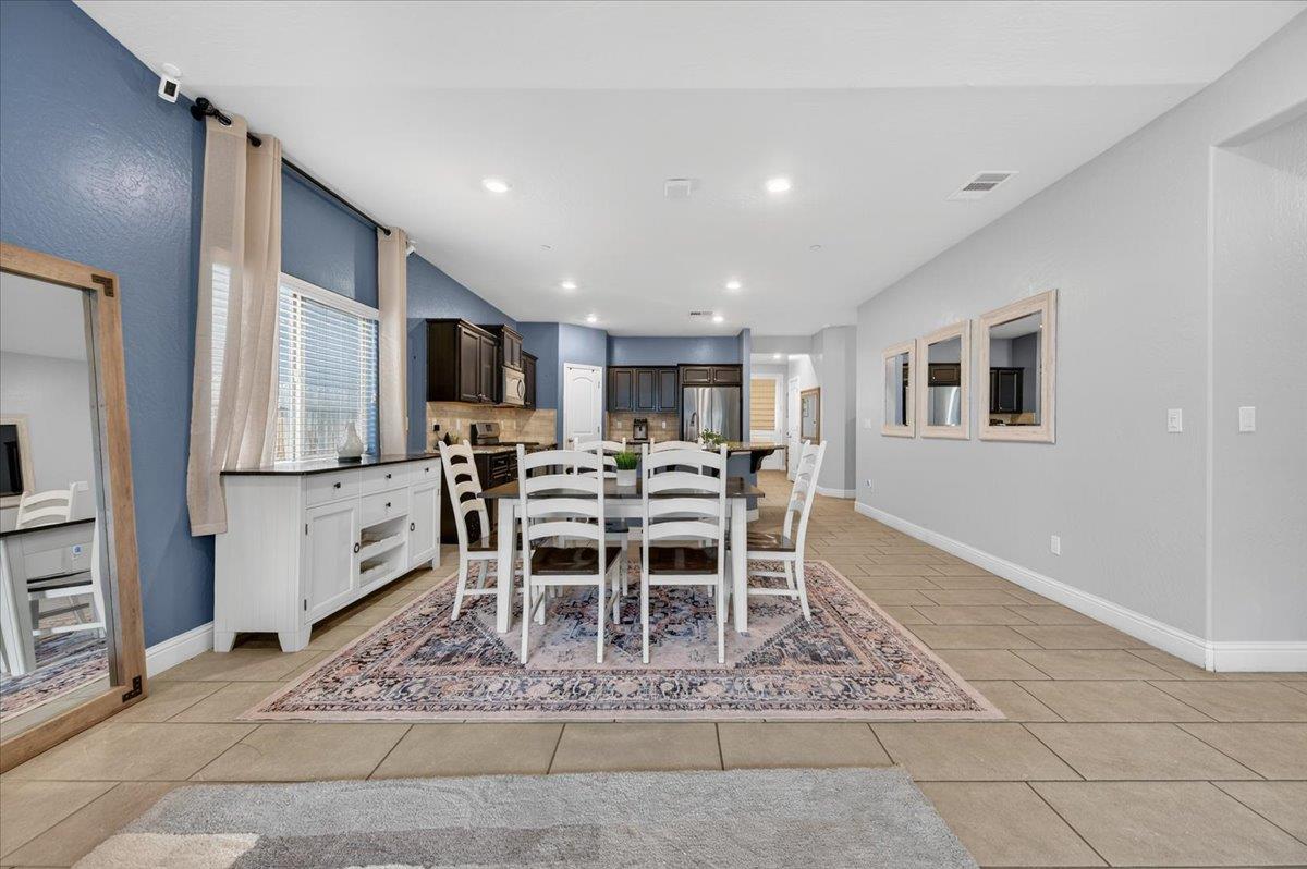 1556 N Delbert Ave, Fresno, CA 93722