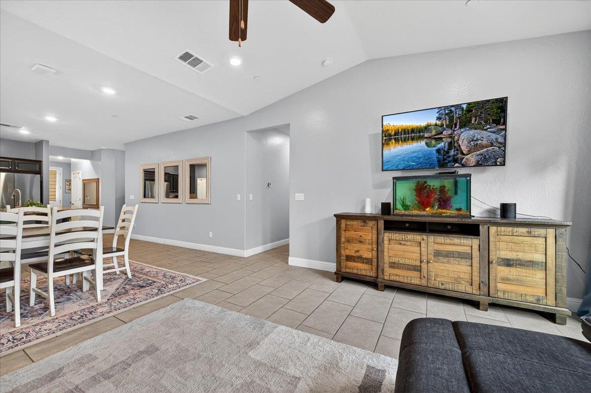 1556 N Delbert Ave, Fresno, CA 93722