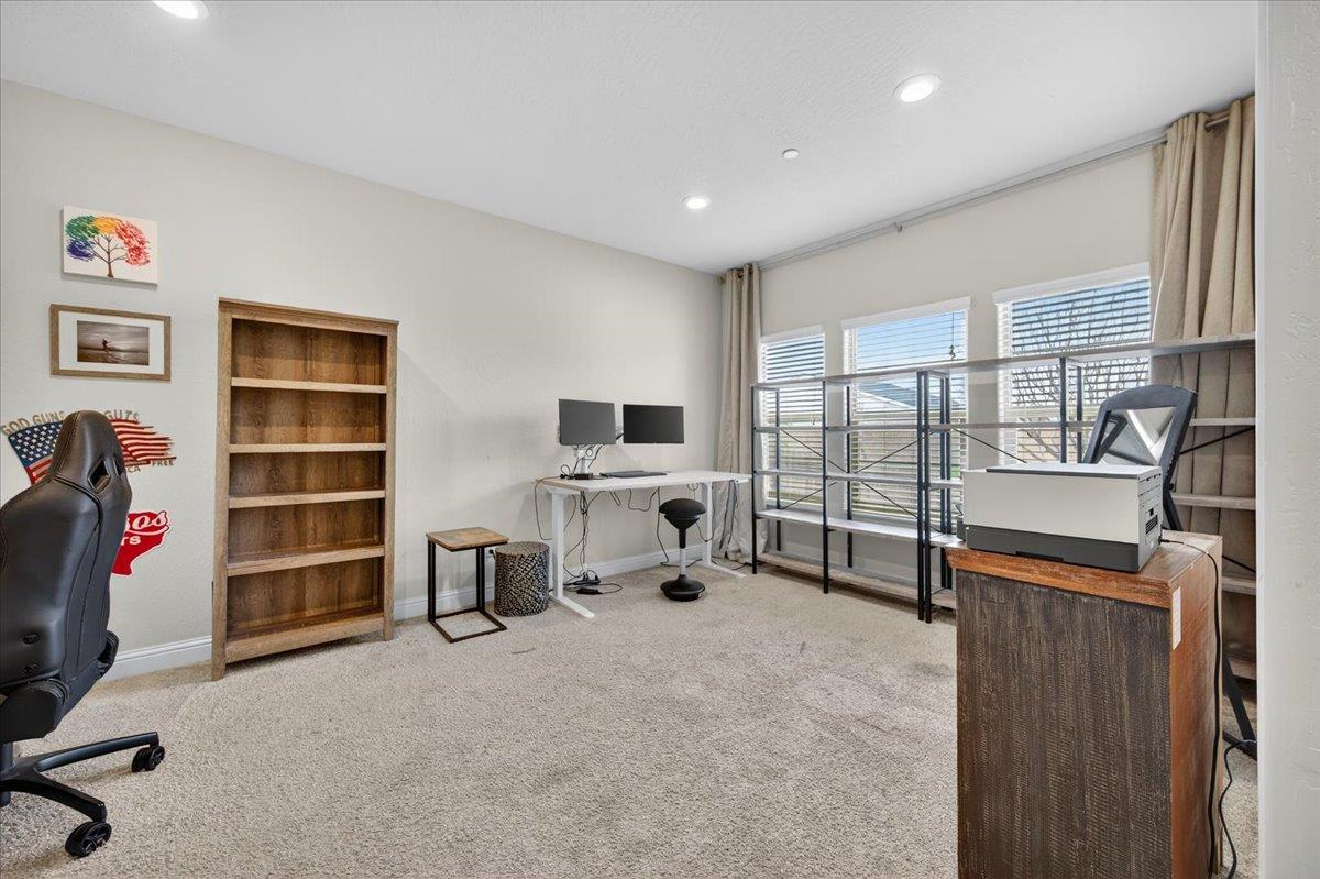 1556 N Delbert Ave, Fresno, CA 93722