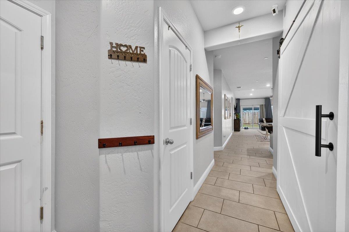 1556 N Delbert Ave, Fresno, CA 93722