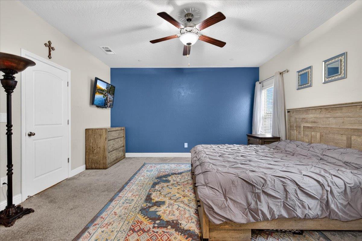 1556 N Delbert Ave, Fresno, CA 93722