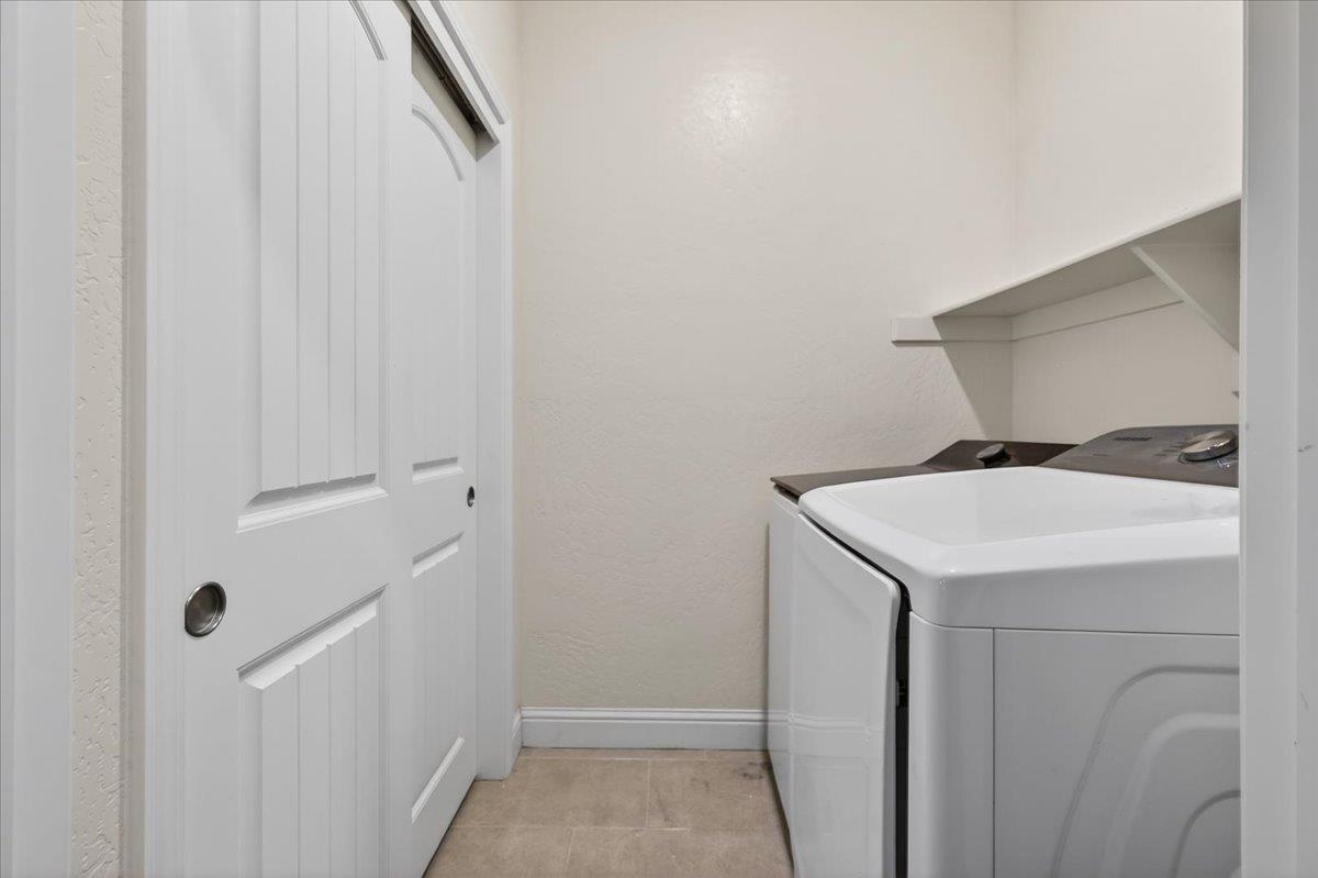 1556 N Delbert Ave, Fresno, CA 93722