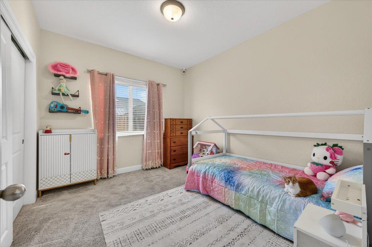 1556 N Delbert Ave, Fresno, CA 93722