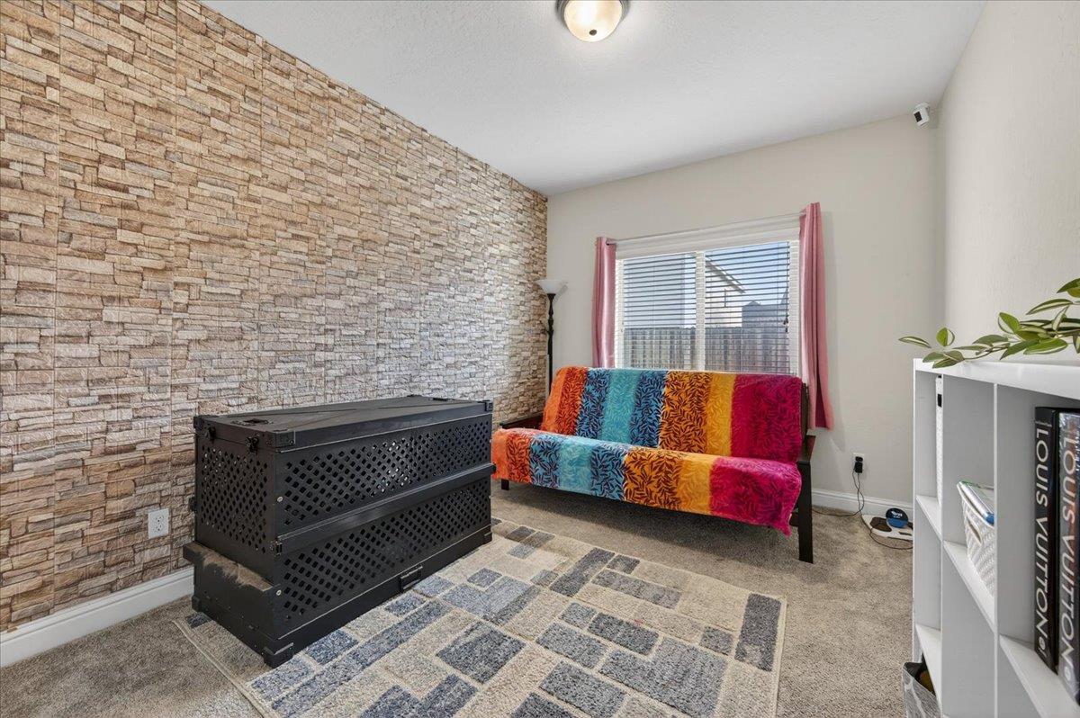 1556 N Delbert Ave, Fresno, CA 93722