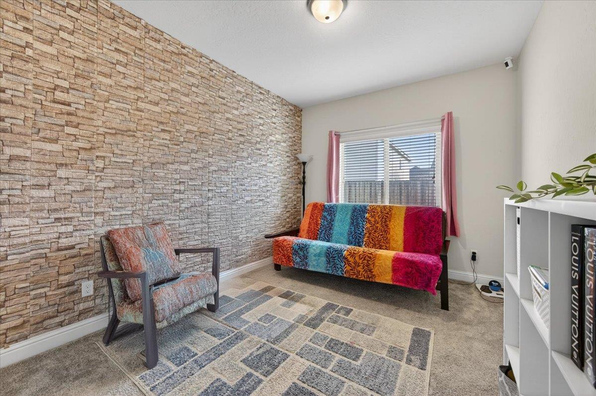 1556 N Delbert Ave, Fresno, CA 93722