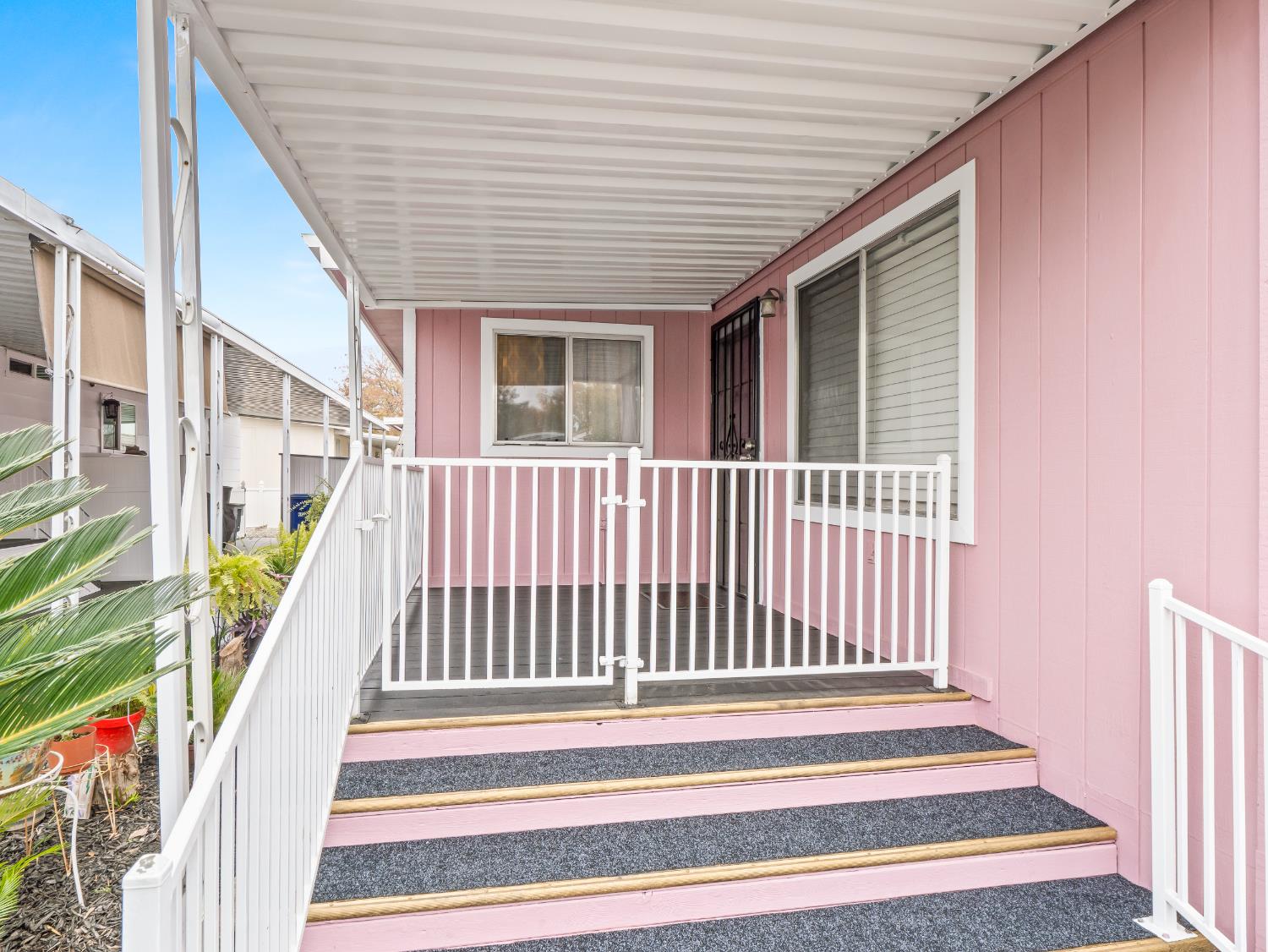 2706 W Ashlan Ave #111, Fresno, CA 93705