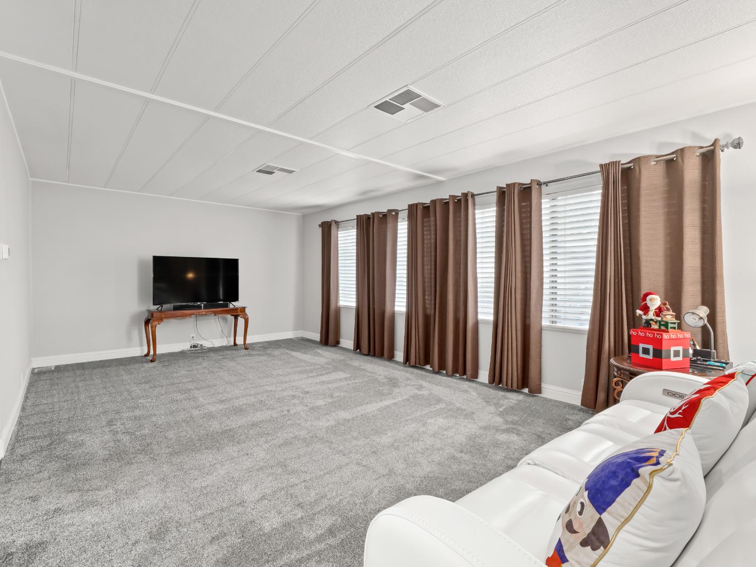 2706 W Ashlan Ave #111, Fresno, CA 93705