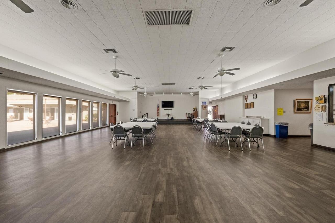 2706 W Ashlan Ave #111, Fresno, CA 93705