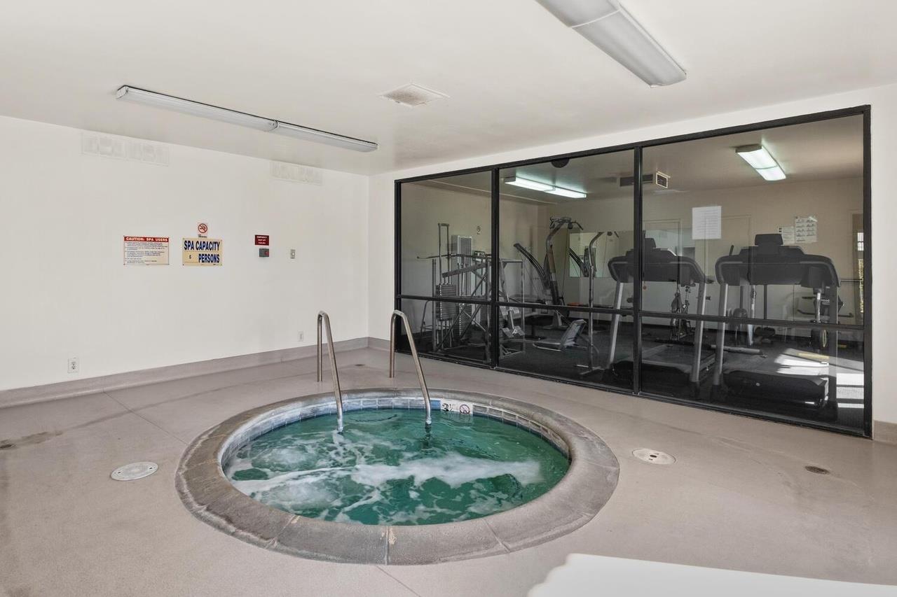 2706 W Ashlan Ave #111, Fresno, CA 93705