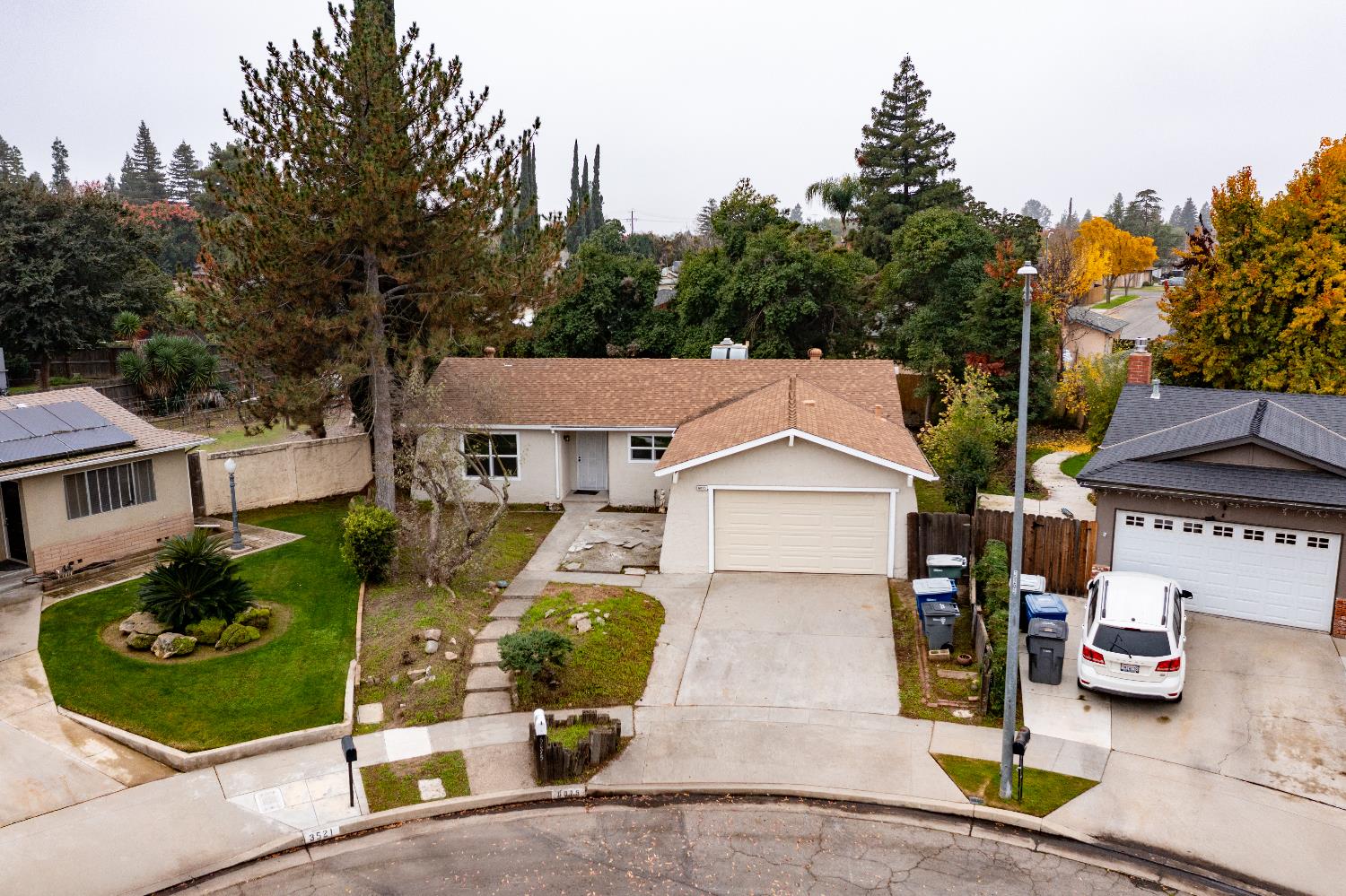 6075 N Selland Ave, Fresno, CA 93711