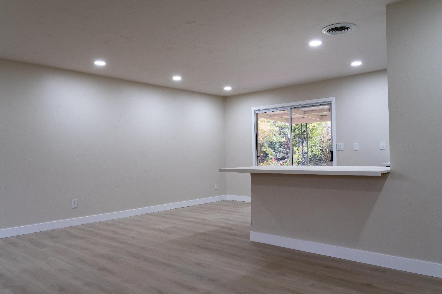 6075 N Selland Ave, Fresno, CA 93711