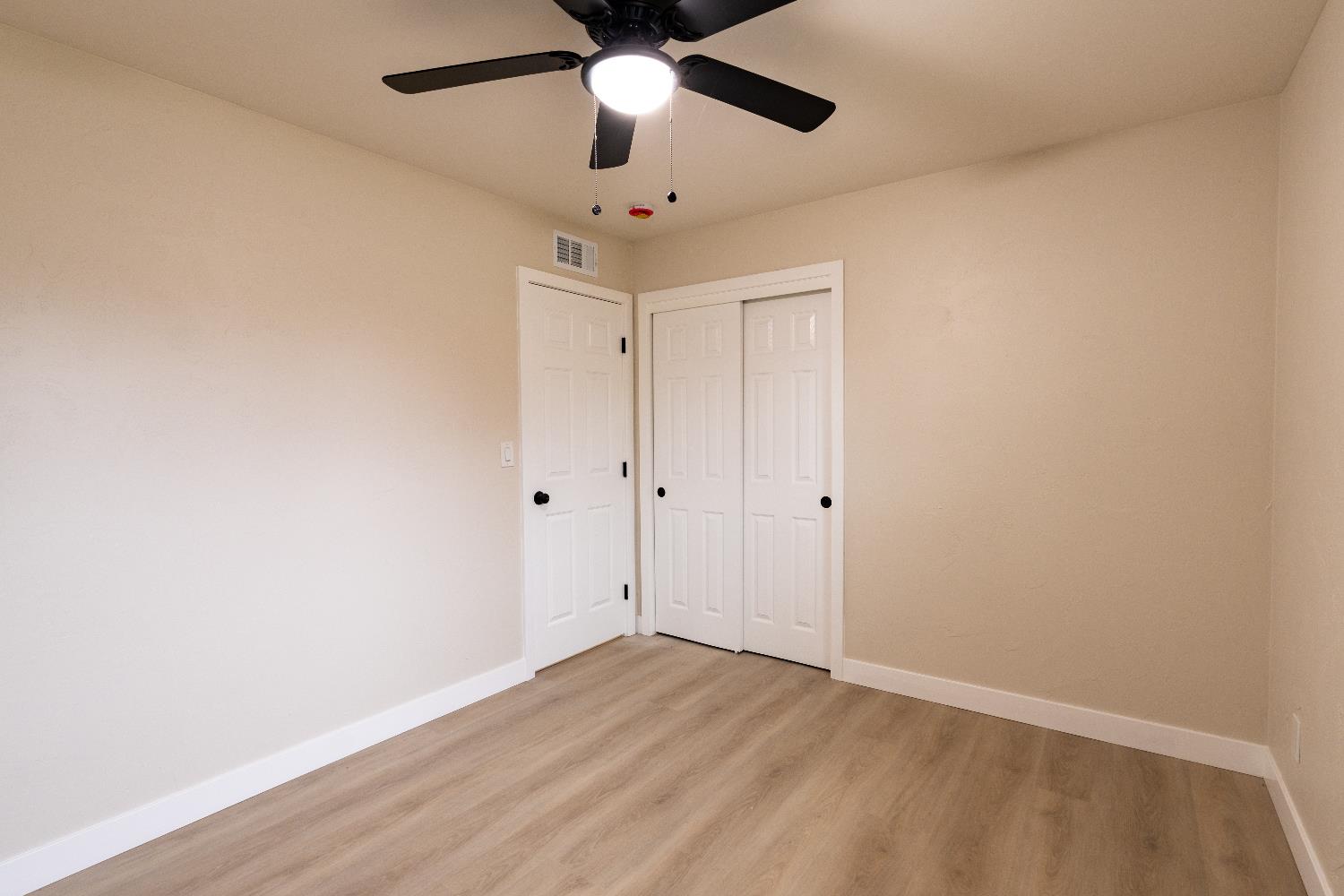 6075 N Selland Ave, Fresno, CA 93711