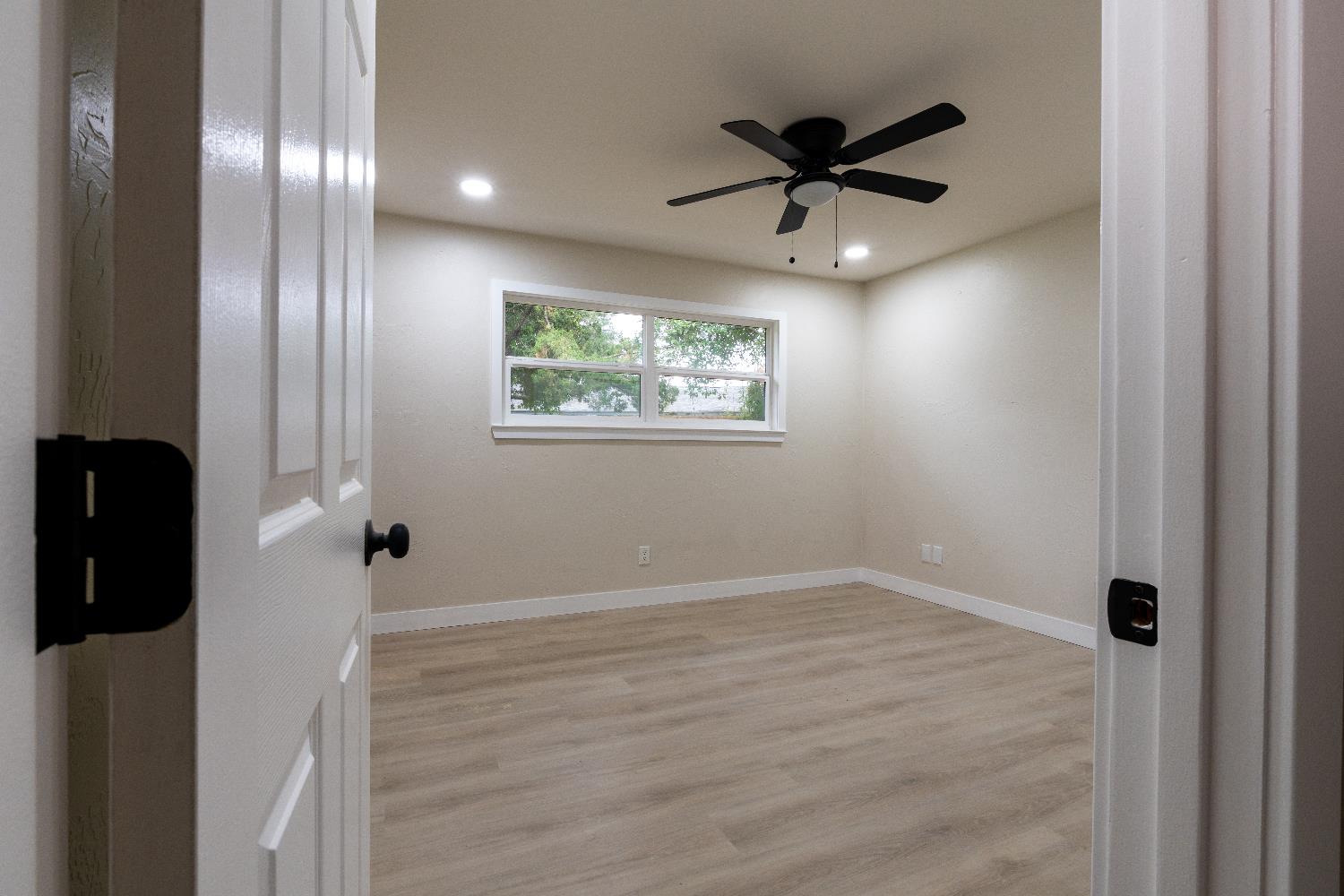 6075 N Selland Ave, Fresno, CA 93711