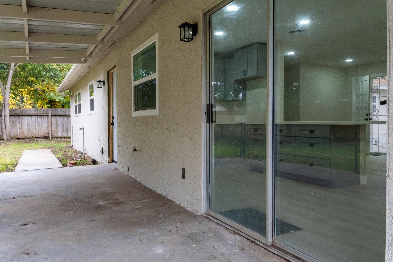 6075 N Selland Ave, Fresno, CA 93711