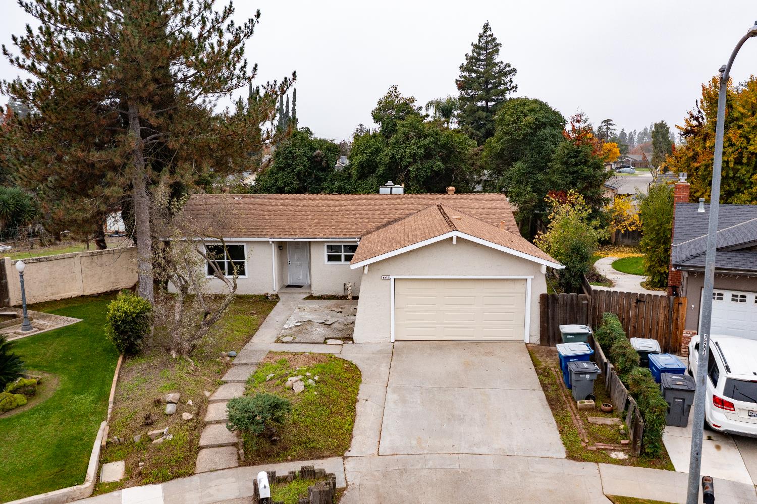 6075 N Selland Ave, Fresno, CA 93711