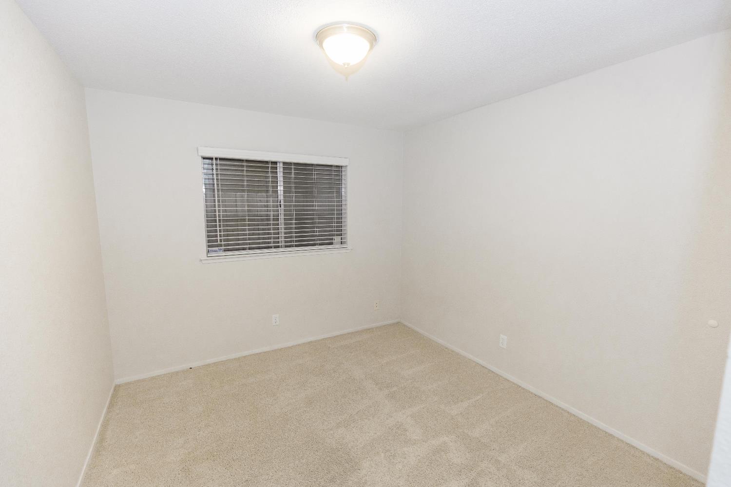 5810 W Tenaya Ave, Fresno, CA 93722