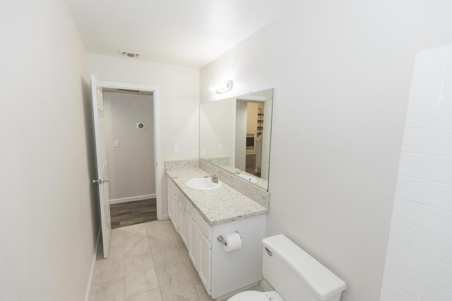 5810 W Tenaya Ave, Fresno, CA 93722