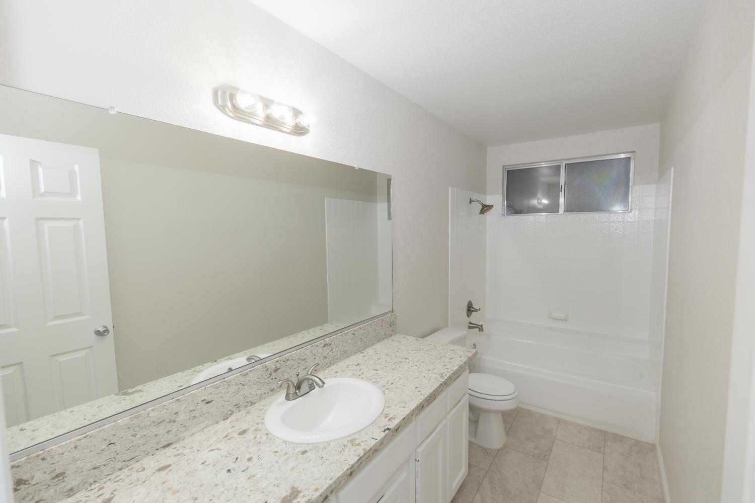 5810 W Tenaya Ave, Fresno, CA 93722