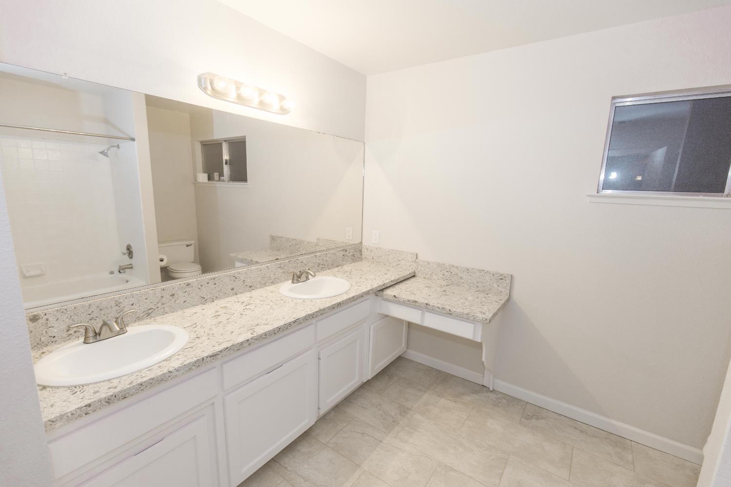 5810 W Tenaya Ave, Fresno, CA 93722