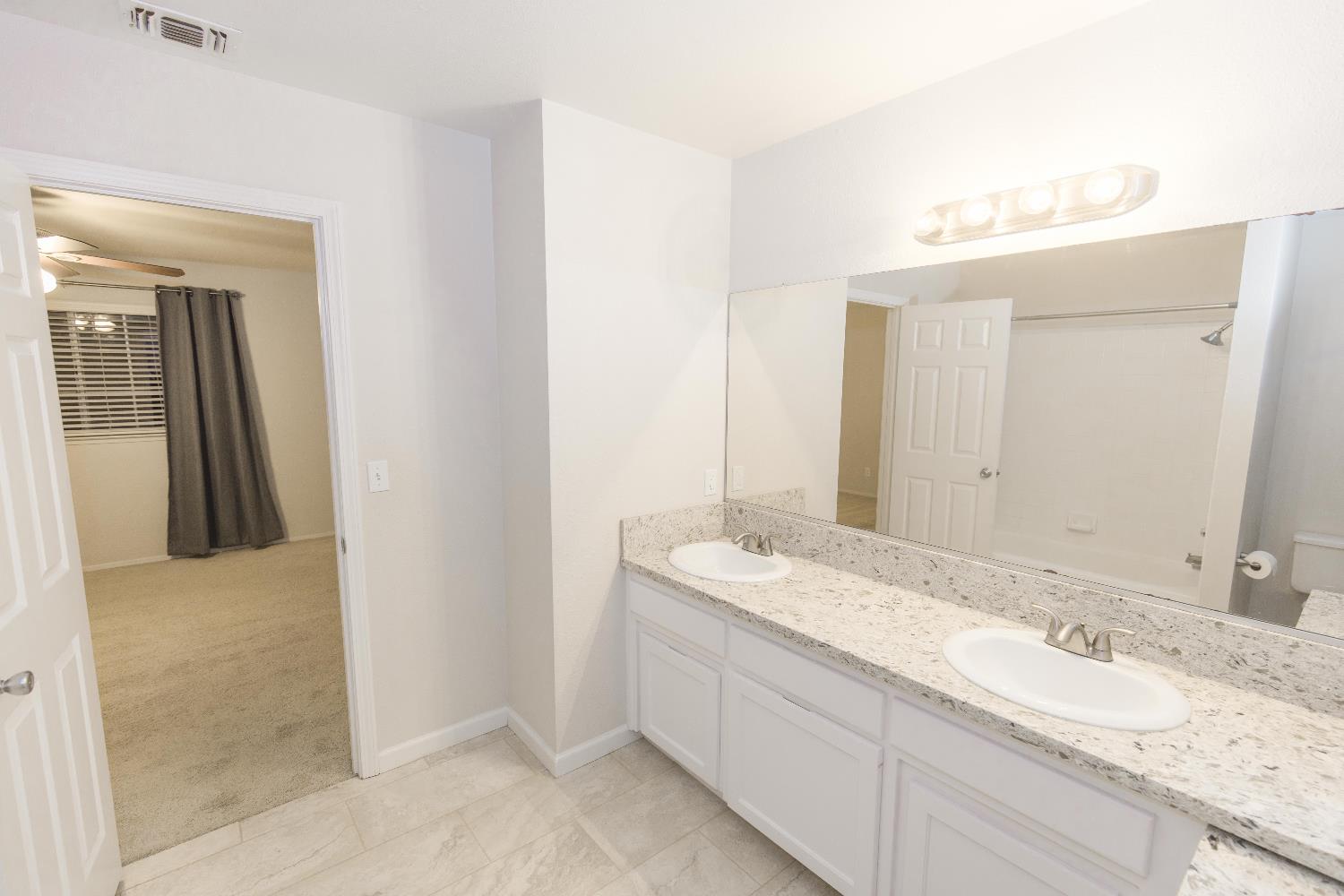 5810 W Tenaya Ave, Fresno, CA 93722