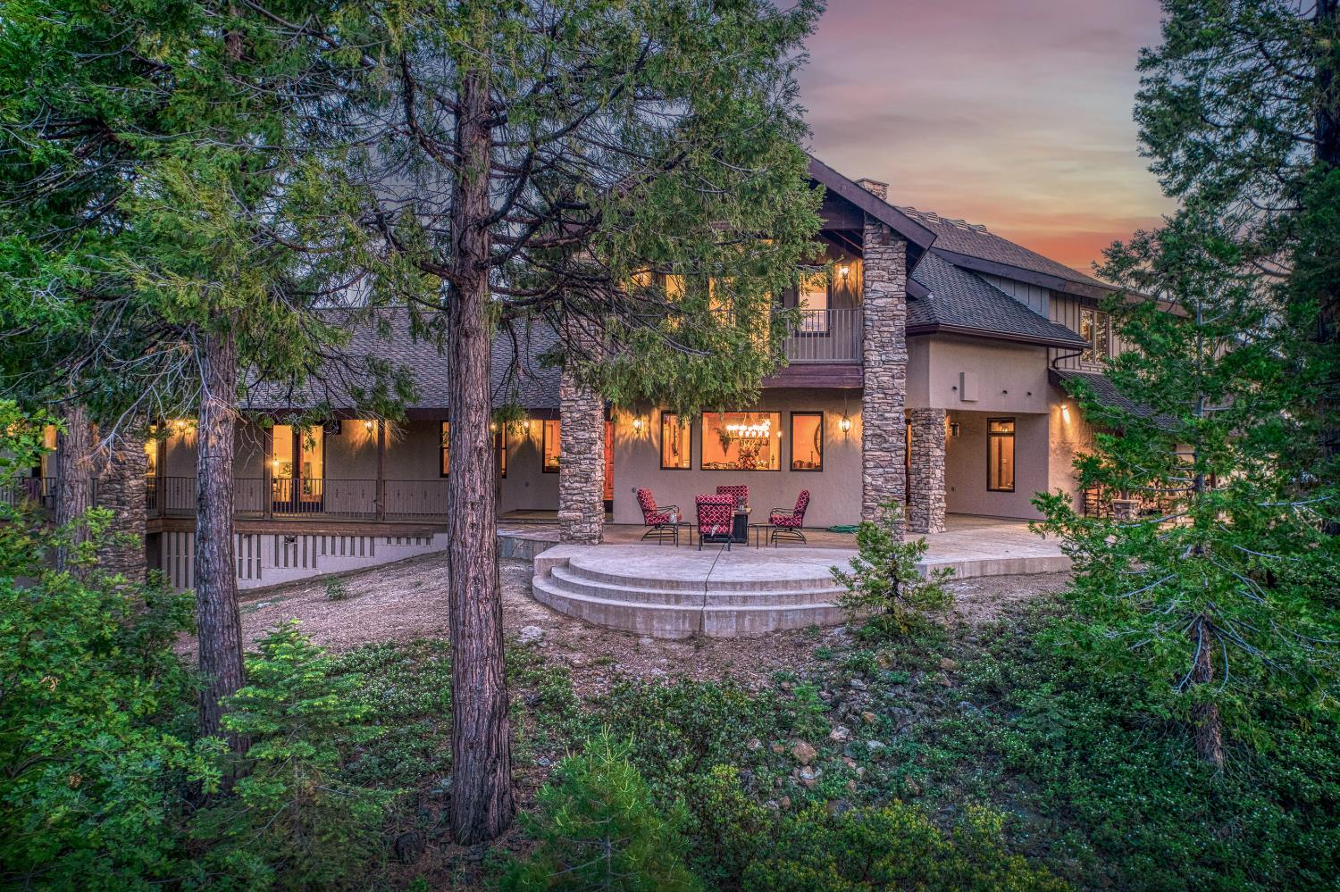 42555 Bretz Point Ln, Shaver Lake, CA 93664