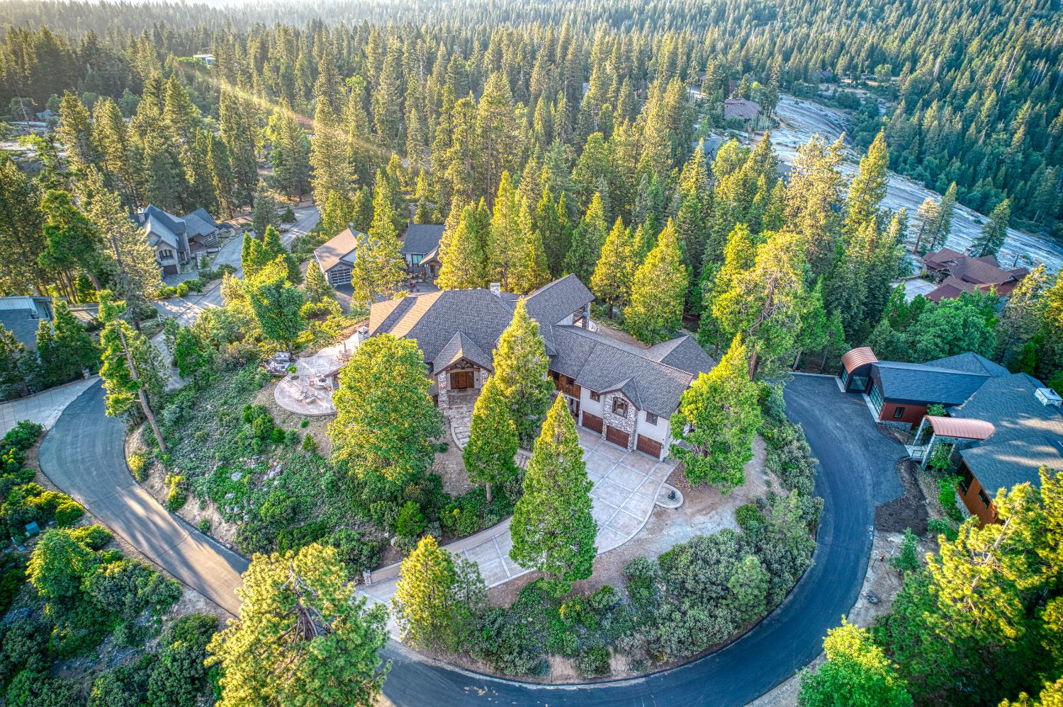 42555 Bretz Point Ln, Shaver Lake, CA 93664