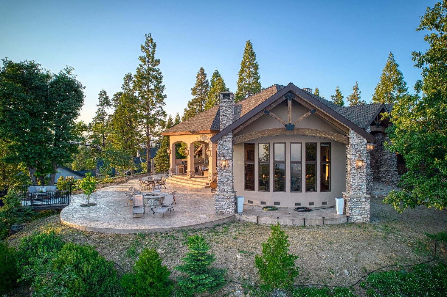 42555 Bretz Point Ln, Shaver Lake, CA 93664