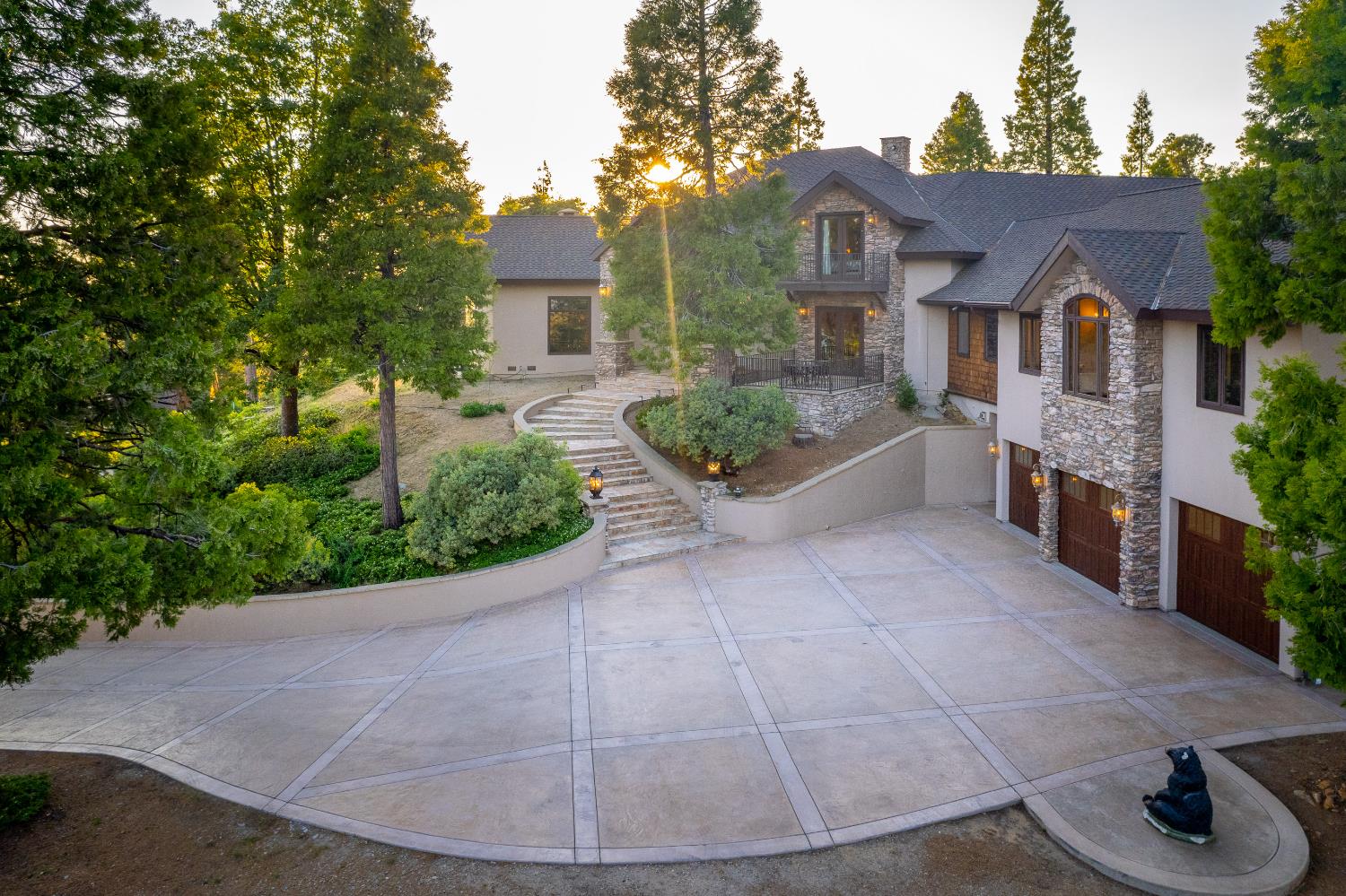 42555 Bretz Point Ln, Shaver Lake, CA 93664