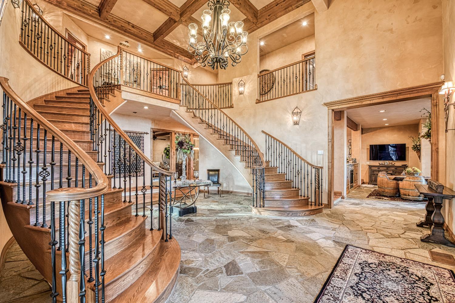 42555 Bretz Point Ln, Shaver Lake, CA 93664