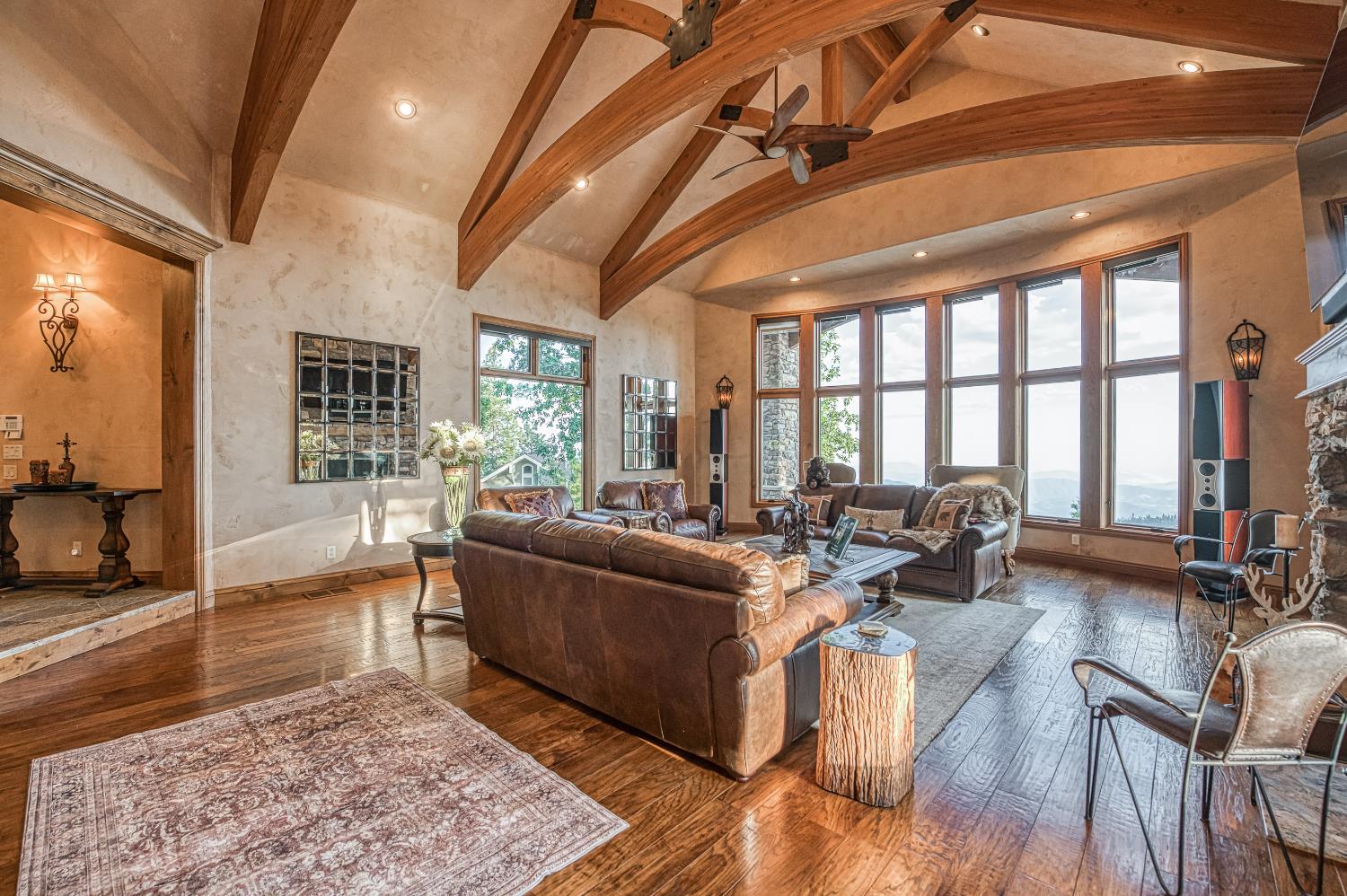 42555 Bretz Point Ln, Shaver Lake, CA 93664