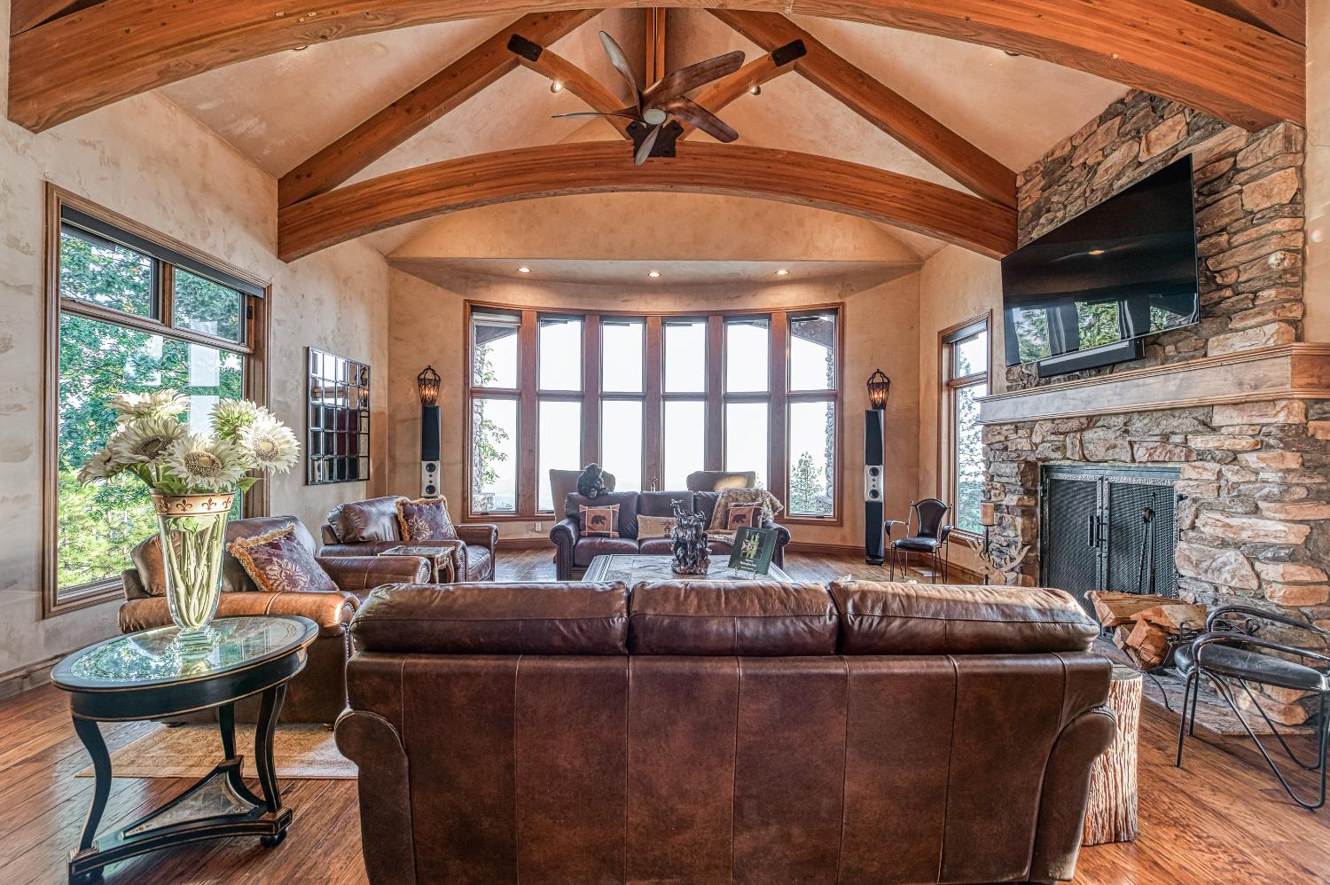 42555 Bretz Point Ln, Shaver Lake, CA 93664